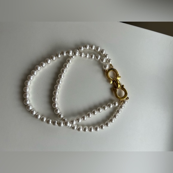 Ferragamo pearl neckless - Picture 6 of 6
